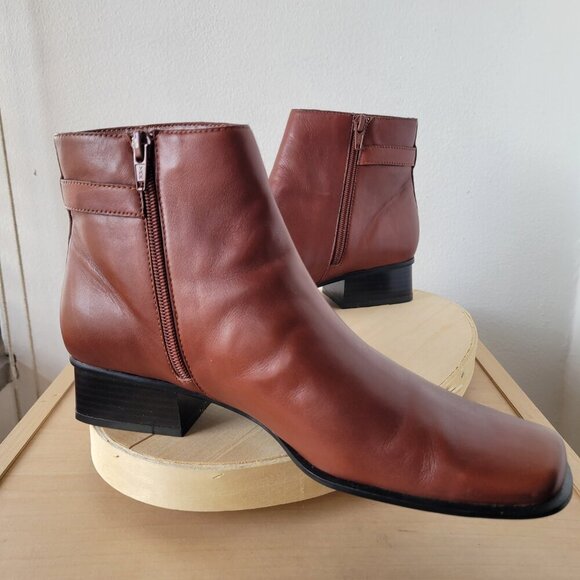 Liz Claiborne Villager Leather Two-Tone Cognac Square Toe Boot (Size 8.5) - Picture 11 of 11